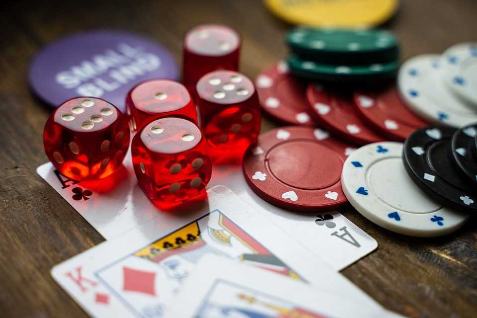 Online Casino Gambling - Where Can You Get The Best Ones Online?